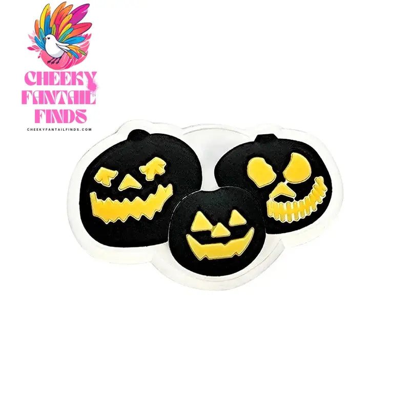 1PCS Black&White Cat Panda Cow Penguin LED Shoes Charms Gamepad Football Shoe Decoration Accessories Ghost Pumpkin Pins Clog Cheeky Fantail Finds