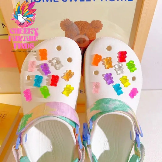 2024 Candy Bears Women's Charms Designer Hole Shoes Charms Luxury Shoe Clips Charm Pines Clogs Fit Charms Femme Cheeky Fantail Finds