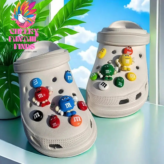 2024 Whole Set Hot Sale DIY Hole Shoes Charms for Cute Cartoon Handmade Charms Designer Quality Garden Shoe Decoration Girl Gift Cheeky Fantail Finds