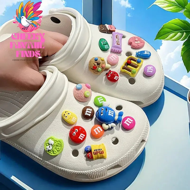 2024 Whole Set Hot Sale DIY Hole Shoes Charms for Cute Cartoon Handmade Charms Designer Quality Garden Shoe Decoration Girl Gift Cheeky Fantail Finds