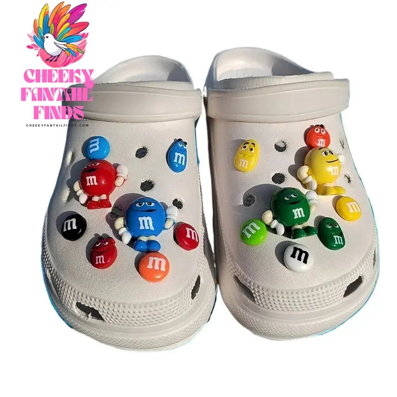 2024 Whole Set Hot Sale DIY Hole Shoes Charms for Cute Cartoon Handmade Charms Designer Quality Garden Shoe Decoration Girl Gift Cheeky Fantail Finds