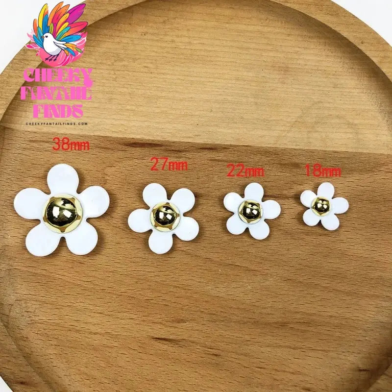 Best Selling Hole Shoes Charms Ready To Put on White Daisy Sunflower Combination Suit Shoe Buckle Girlish Shoes Accessories 2024 Cheeky Fantail Finds