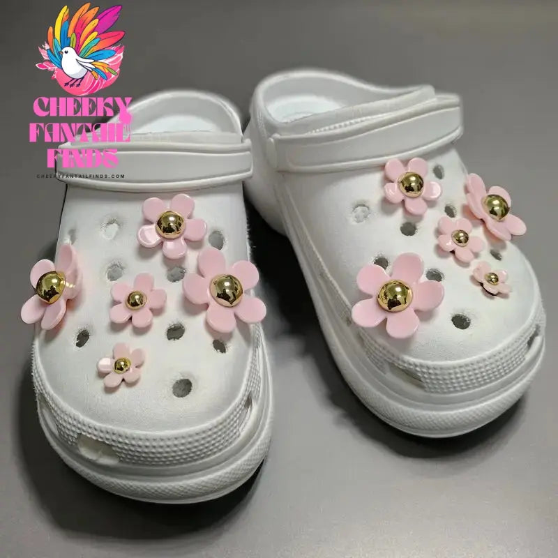 Best Selling Hole Shoes Charms Ready To Put on black and white Daisy Sunflower Combination Suit Shoe Buckle Girlish Girl Gift Cheeky Fantail Finds