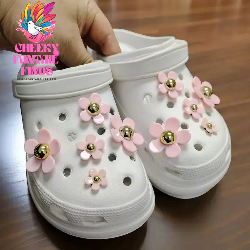 Best Selling Hole Shoes Charms Ready To Put on black and white Daisy Sunflower Combination Suit Shoe Buckle Girlish Girl Gift Cheeky Fantail Finds