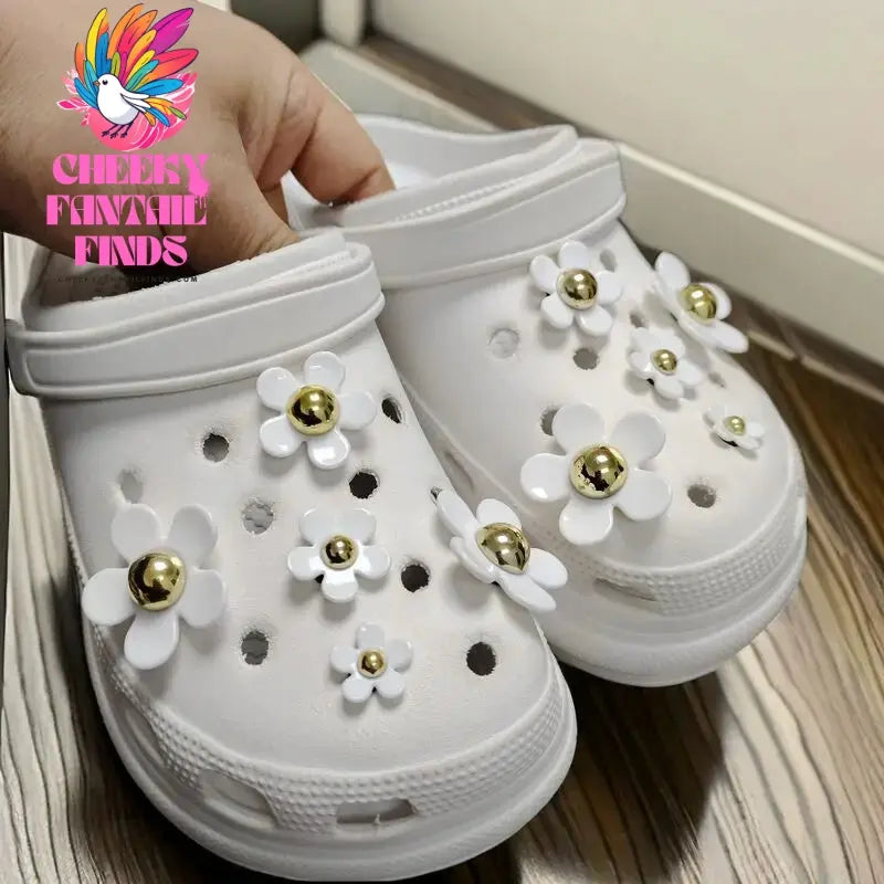 Best Selling Hole Shoes Charms Ready To Put on black and white Daisy Sunflower Combination Suit Shoe Buckle Girlish Girl Gift Cheeky Fantail Finds