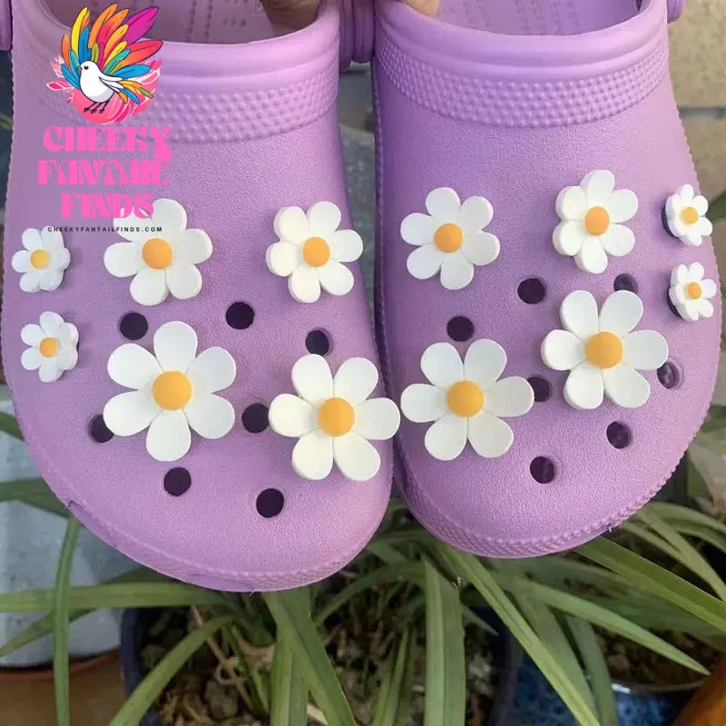Hot sales Shoes Charms Ready To Put on White Daisy Sunflower Combination Suit Shoe Buckle Girlish Shoes Accessories Cheeky Fantail Finds