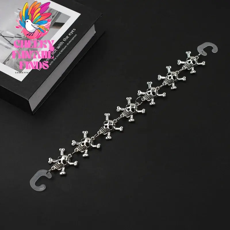 New Designer Shoe Charms Chain Fashion Gift Punk Pendant Metal Buckle Hip Hop Shoe Decoration Accessories For 2024 Hot Cheeky Fantail Finds
