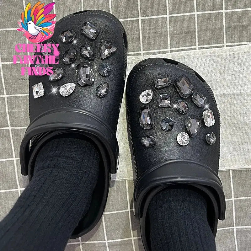 New Style Hot Sale DIY Black Crystal Rhinestone Hole Shoes Charms Designer Quality Garden Shoe Decoration Set Accessories Cheeky Fantail Finds