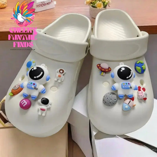 Whole Set Hot Sale DIY Hole Shoes Charms Astronaut Accessories Designer Quality Garden Shoe Decoration Girl Gift New Cheeky Fantail Finds
