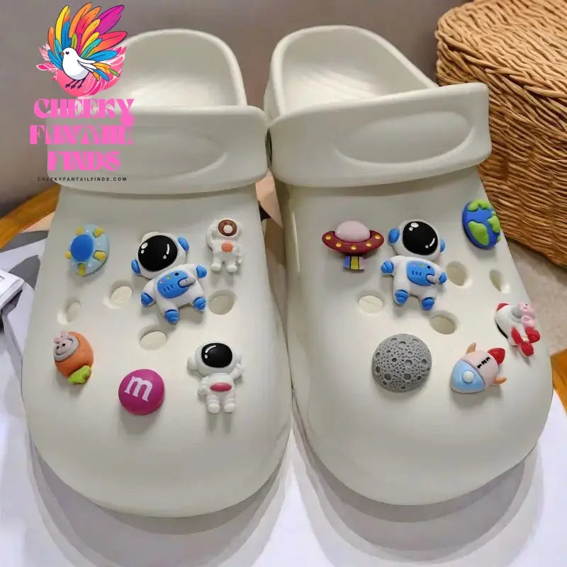 Whole Set Hot Sale DIY Hole Shoes Charms Astronaut Accessories Designer Quality Garden Shoe Decoration Girl Gift New Cheeky Fantail Finds