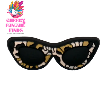 1/30pcs Beauty Care Shoe Charms Lipstick Leopard Print Girlboss Queen Shoe Decorations Pins for Women Girl Pink Pins Accessories - Cheeky Fantail Finds