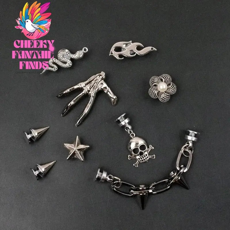 2023 Net Hot Designer Shoe Charms Chain Fashion Gift Punk Pendant Metal Buckle Hip Hop Shoe Decoration Accessories Cheeky Fantail Finds
