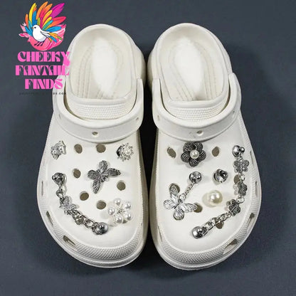 2023 Net Hot Designer Shoe Charms Chain Fashion Gift Punk Pendant Metal Buckle Hip Hop Shoe Decoration Accessories Cheeky Fantail Finds