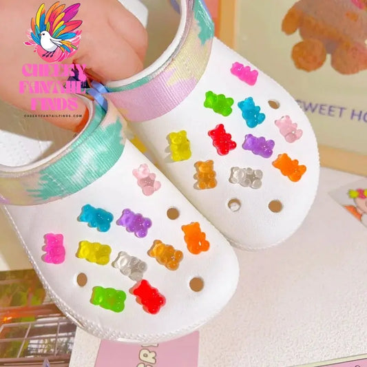 2024 Candy Bears Women's Charms Designer Hole Shoes Charms Luxury Shoe Clips Charm Pines Clogs Fit Charms Femme Cheeky Fantail Finds