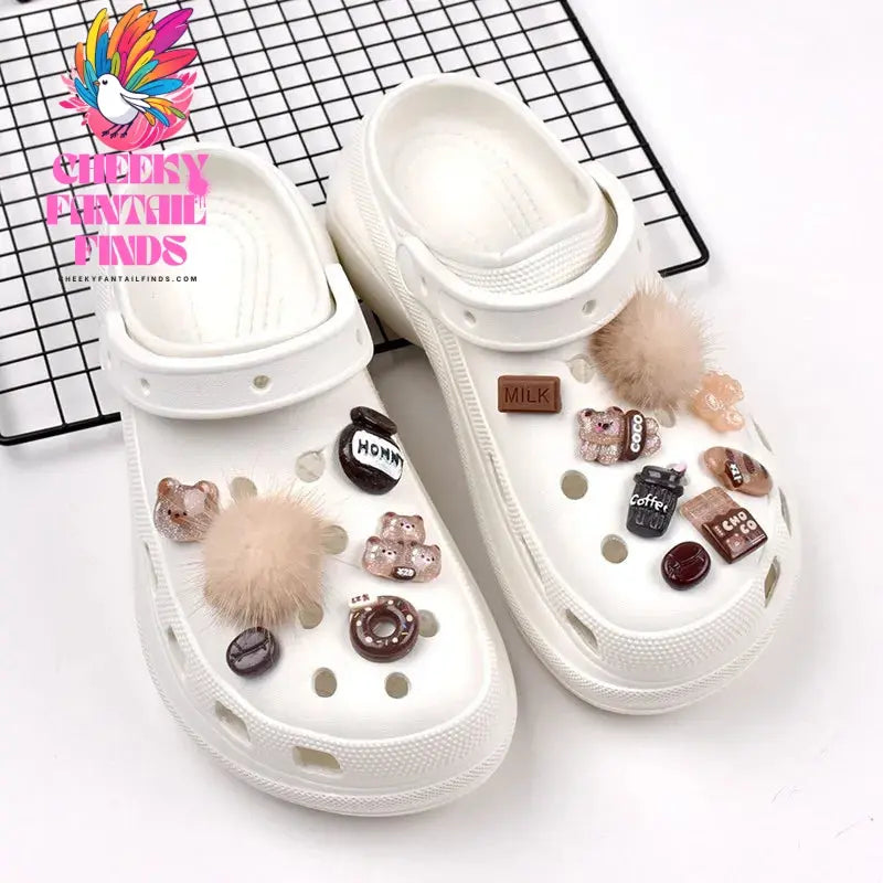 2024 New Cute 3D Cats Shoe Charms Designer DIY Stereo Shoe Decoration Clogs Hello Kids Women Girls Gifts Charm for Jibb Cheeky Fantail Finds