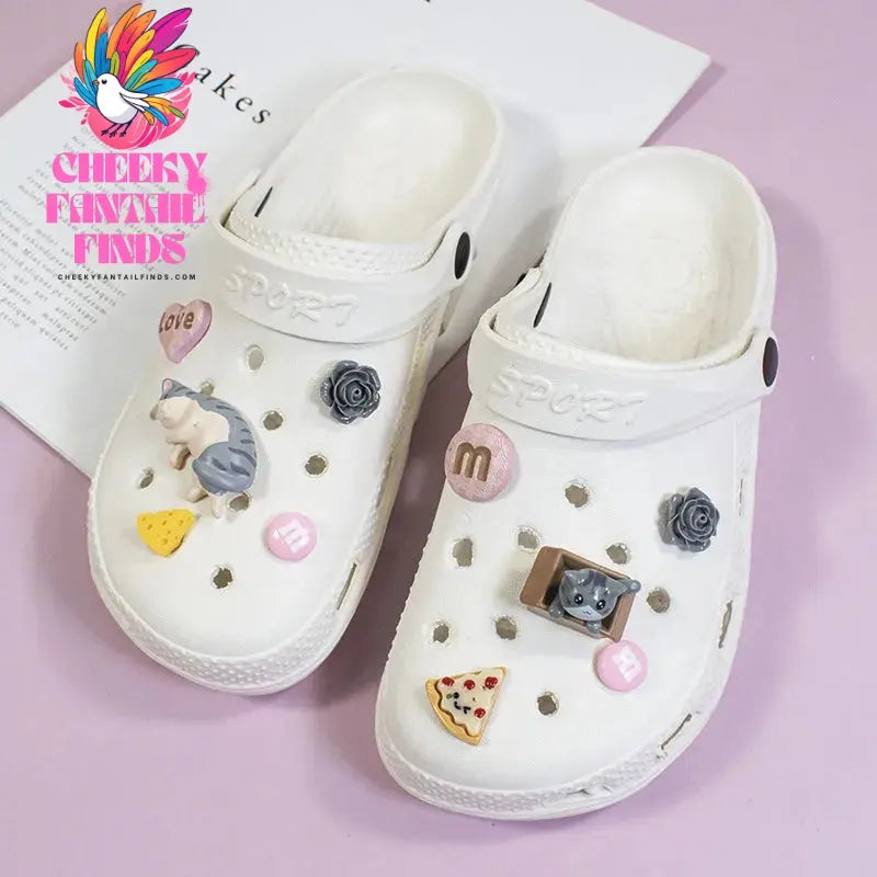 2024 New Cute 3D Cats Shoe Charms Designer DIY Stereo Shoe Decoration Clogs Hello Kids Women Girls Gifts Charm for Jibb Cheeky Fantail Finds