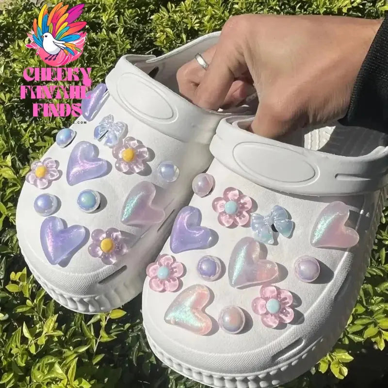 24pcs Hot Sale DIY Hole Shoes Charms Water Cute Heart Design Handmade Charms Designer Quality Garden Shoe Decoration Girl Gift Cheeky Fantail Finds