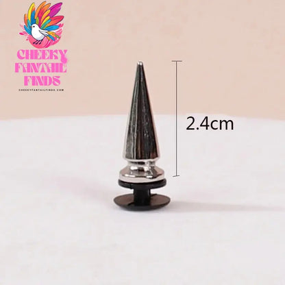 Fashion Rivet Hole Shoe Charms Designer Vintage High Quality Clogs Shoe Accessories Trend All-match Charms DIY Punk Style Cheeky Fantail Finds