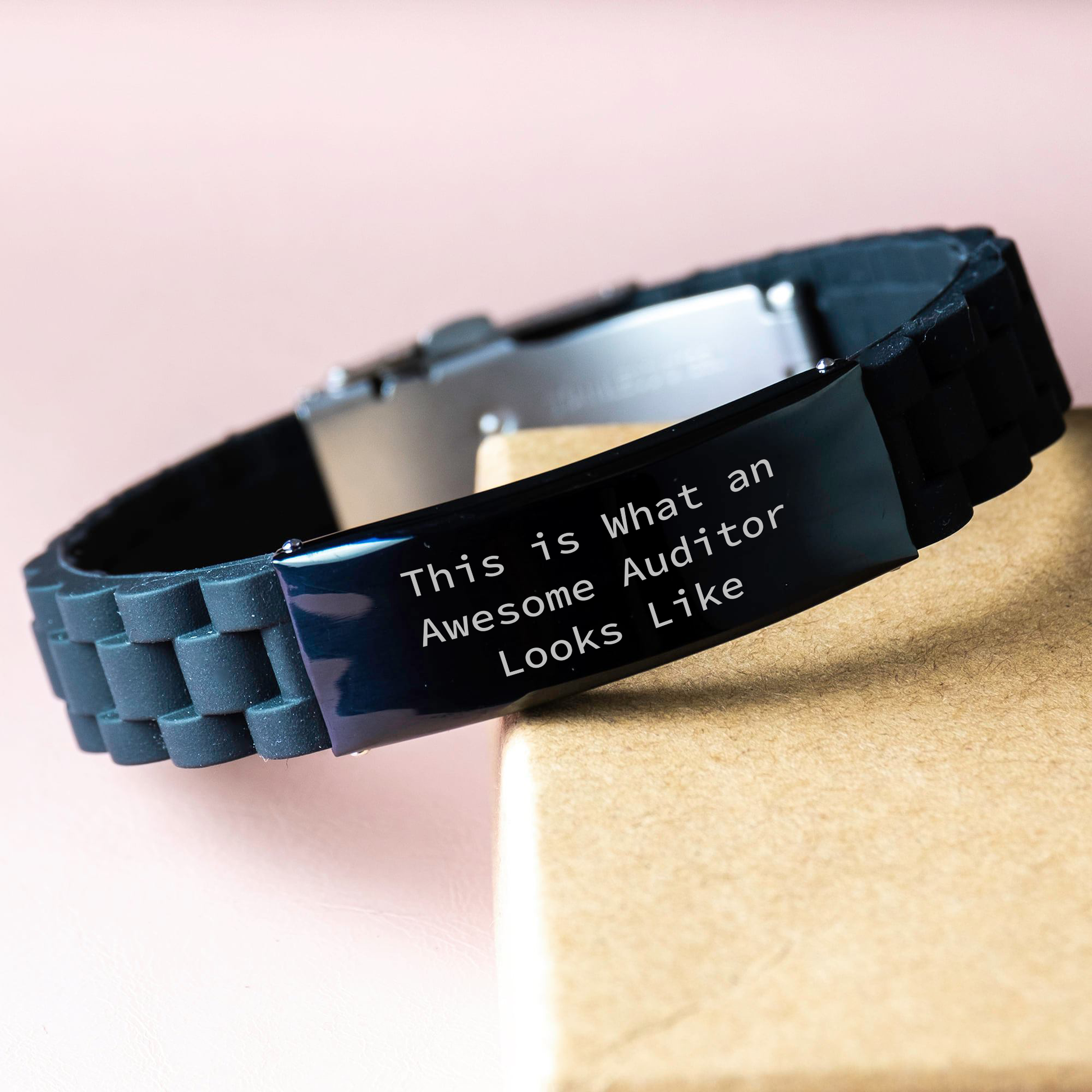 Funny Auditor Gifts - This Is What An Awesome Auditor Looks Like, Adjustable Glide lock Clasp Bracelet for Father's Day, Gifts from Men to Auditor, Unique Father's Day Unique Gifts for Him - Image 3