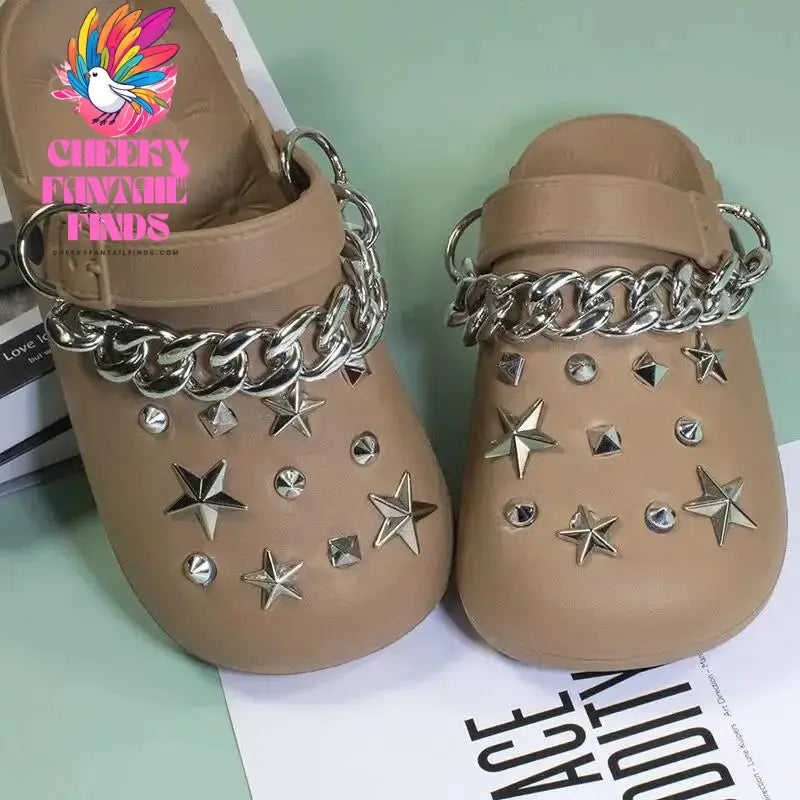 High Quality Fashion Metal Rivet Hole Shoe Charms Designer Vintage Clogs Shoe Accessories Trend All-match Charms DIY Punk Style Cheeky Fantail Finds