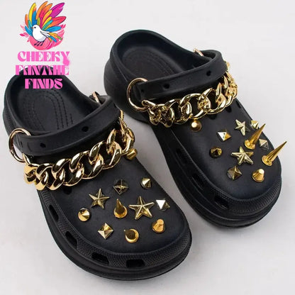 High Quality Fashion Metal Rivet Hole Shoe Charms Designer Vintage Clogs Shoe Accessories Trend All-match Charms DIY Punk Style Cheeky Fantail Finds