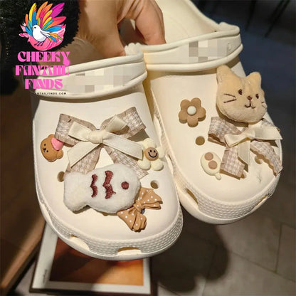 Hot New 1 Set Cute Hole Shoe Charms Brand Designer Shoes Charms Bling Accessories Fashion rhinestone Buckle Shoe Decoration Cheeky Fantail Finds