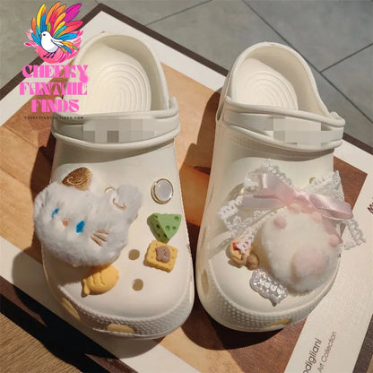Hot New 1 Set Cute Hole Shoe Charms Brand Designer Shoes Charms Bling Accessories Fashion rhinestone Buckle Shoe Decoration Cheeky Fantail Finds