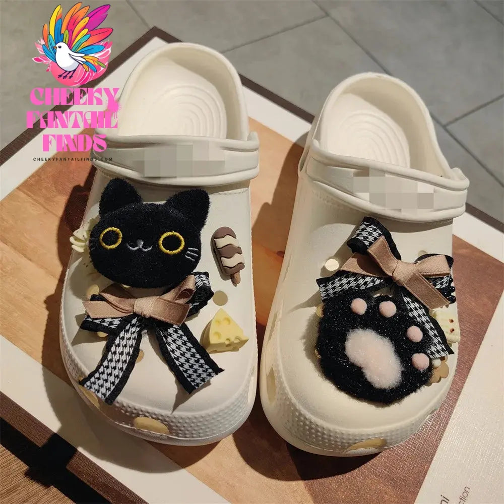 Hot New 1 Set Cute Hole Shoe Charms Brand Designer Shoes Charms Bling Accessories Fashion rhinestone Buckle Shoe Decoration Cheeky Fantail Finds