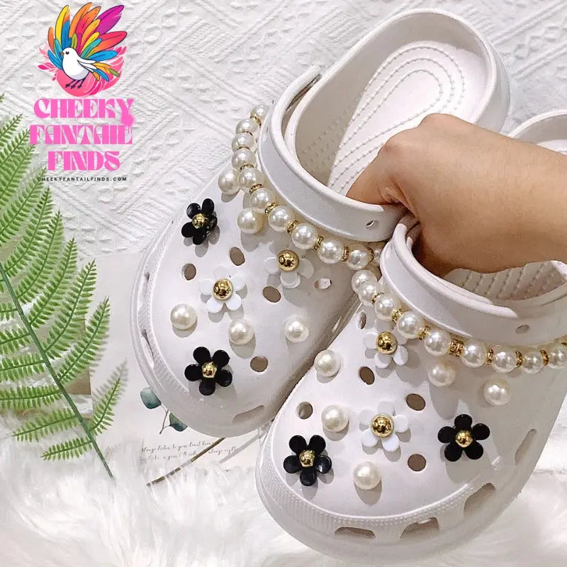 Hot Sale Sweet Cute Girly Hole shoes Charms Designer Elegant Vintage Pearl Chain Shoe Jewelry All-match Flower Shoe Charms for Cheeky Fantail Finds