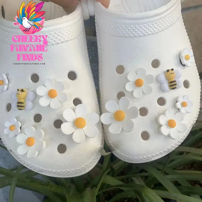 Hot sales Shoes Charms Ready To Put on White Daisy Sunflower Combination Suit Shoe Buckle Girlish Shoes Accessories Cheeky Fantail Finds