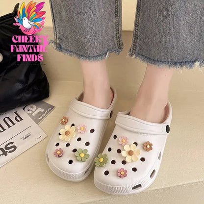 Hot sales Shoes Charms Ready To Put on White Daisy Sunflower Combination Suit Shoe Buckle Girlish Shoes Accessories Cheeky Fantail Finds