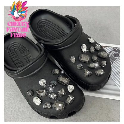 New Style Hot Sale DIY Black Crystal Rhinestone Hole Shoes Charms Designer Quality Garden Shoe Decoration Set Accessories Cheeky Fantail Finds