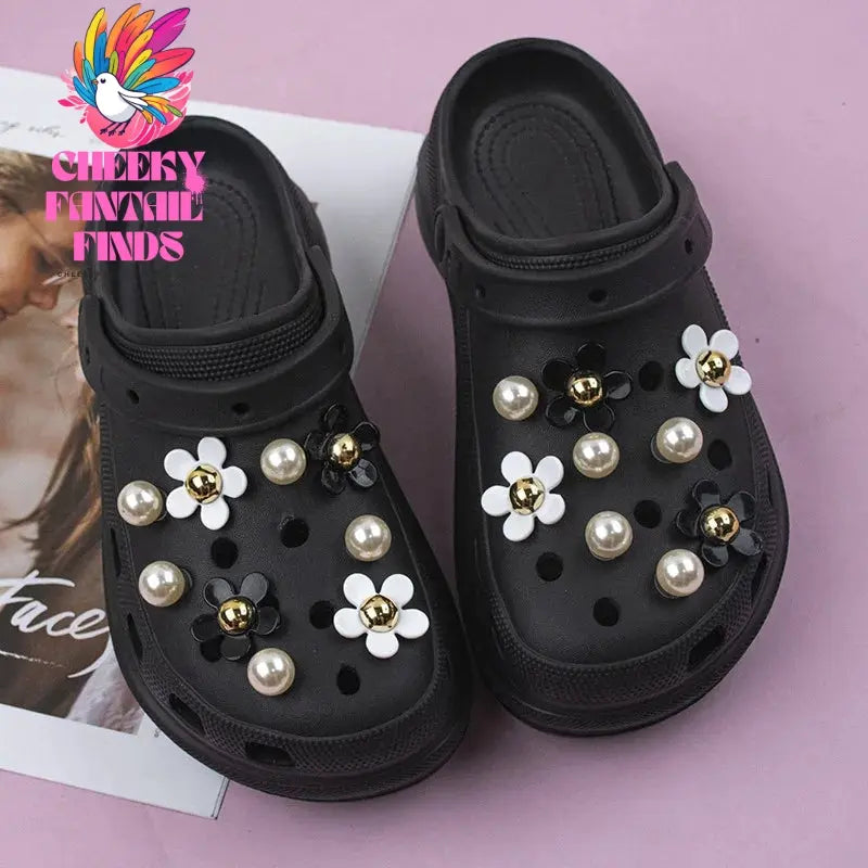 Sweet Cute Girly Hole Shoe Charms Designer Elegant Vintage Pearl Shoe Jewelry All-match Flower Shoe Charms for Hot Sale New Cheeky Fantail Finds
