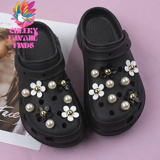 Sweet Cute Girly Hole Shoe Charms Designer Elegant Vintage Pearl Shoe Jewelry All-match Flower Shoe Charms for Hot Sale New Cheeky Fantail Finds