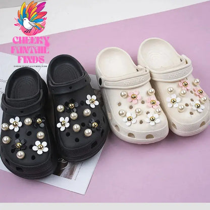Sweet Cute Girly Hole Shoe Charms Designer Elegant Vintage Pearl Shoe Jewelry All-match Flower Shoe Charms for Hot Sale New Cheeky Fantail Finds