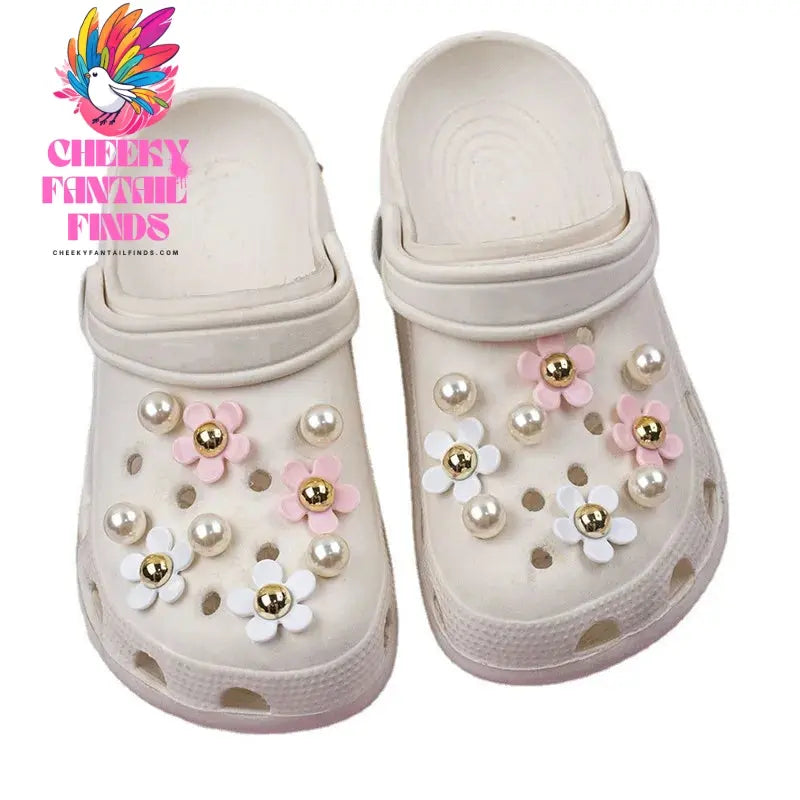 Sweet Cute Girly Hole Shoe Charms Designer Elegant Vintage Pearl Shoe Jewelry All-match Flower Shoe Charms for Hot Sale New Cheeky Fantail Finds