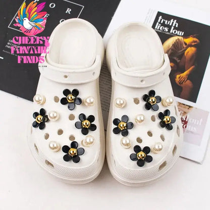 Sweet Cute Girly Hole Shoe Charms Designer Elegant Vintage Pearl Shoe Jewelry All-match Flower Shoe Charms for Hot Sale New Cheeky Fantail Finds