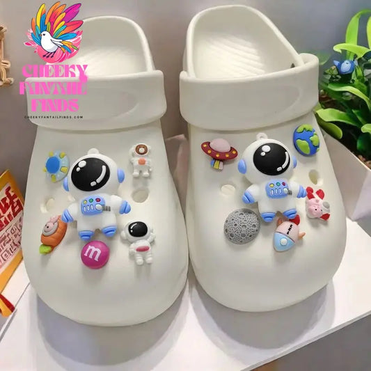 Whole Set Hot Sale DIY Hole Shoes Charms Astronaut Accessories Designer Quality Garden Shoe Decoration Girl Gift New Cheeky Fantail Finds